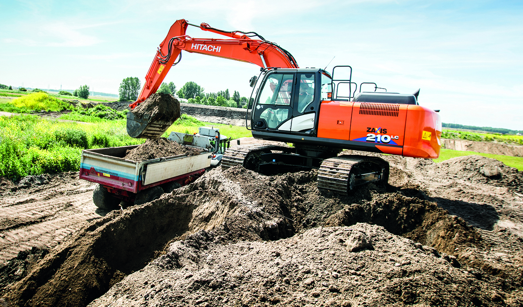 Гусеничный экскаватор Hitachi ZX 210 H